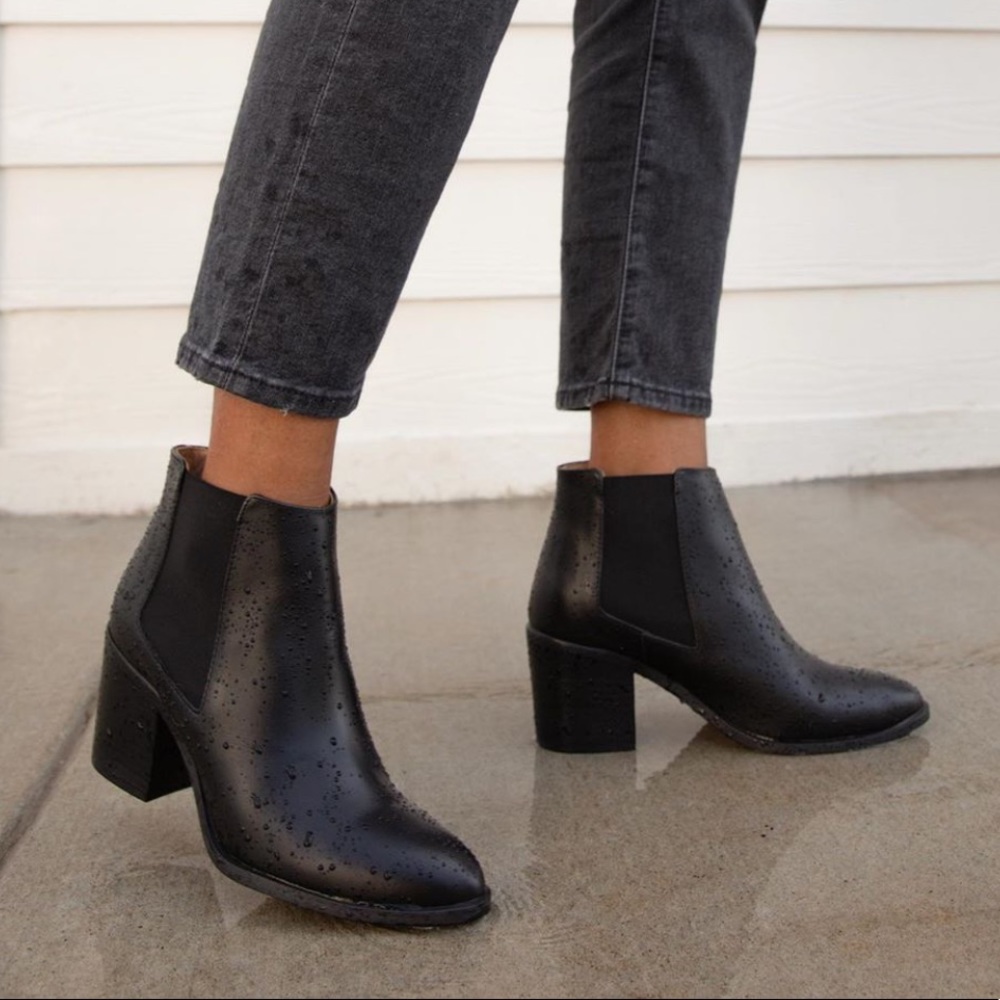 Nisolo Heeled Chelsea Boot